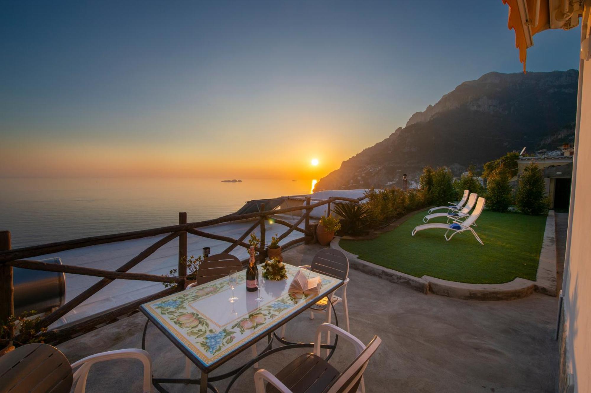Aria Di Mare,Near Elevator, Few Steps, Parking, Garden Apartment Positano Exterior photo